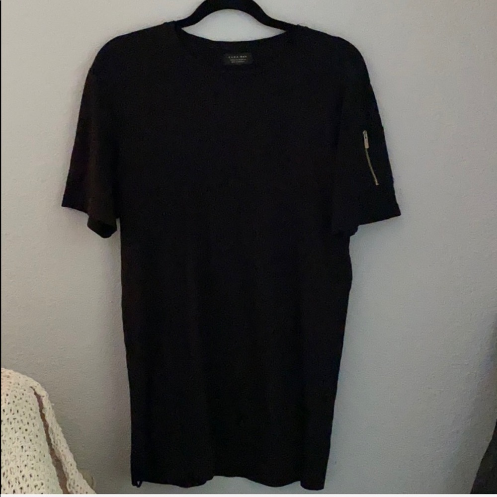 🦋Men’s Zara long line tshirt